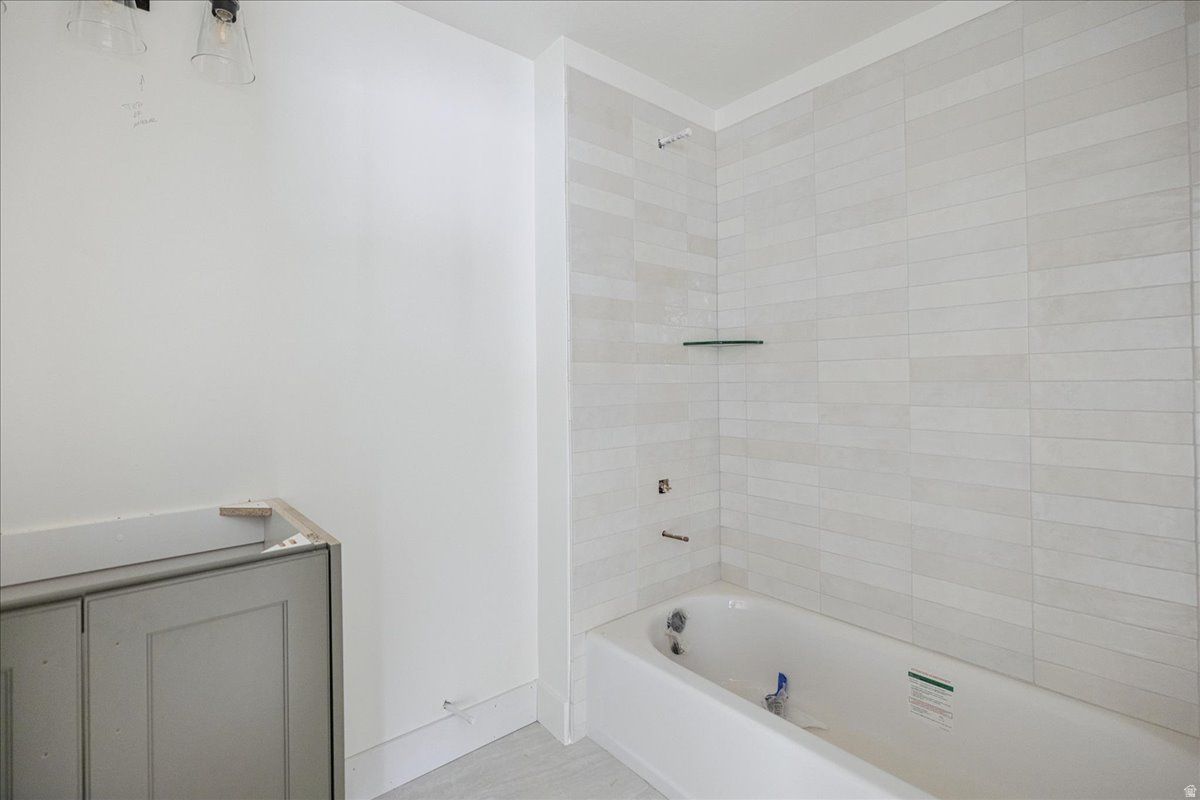 BEACON POINTE - Residential