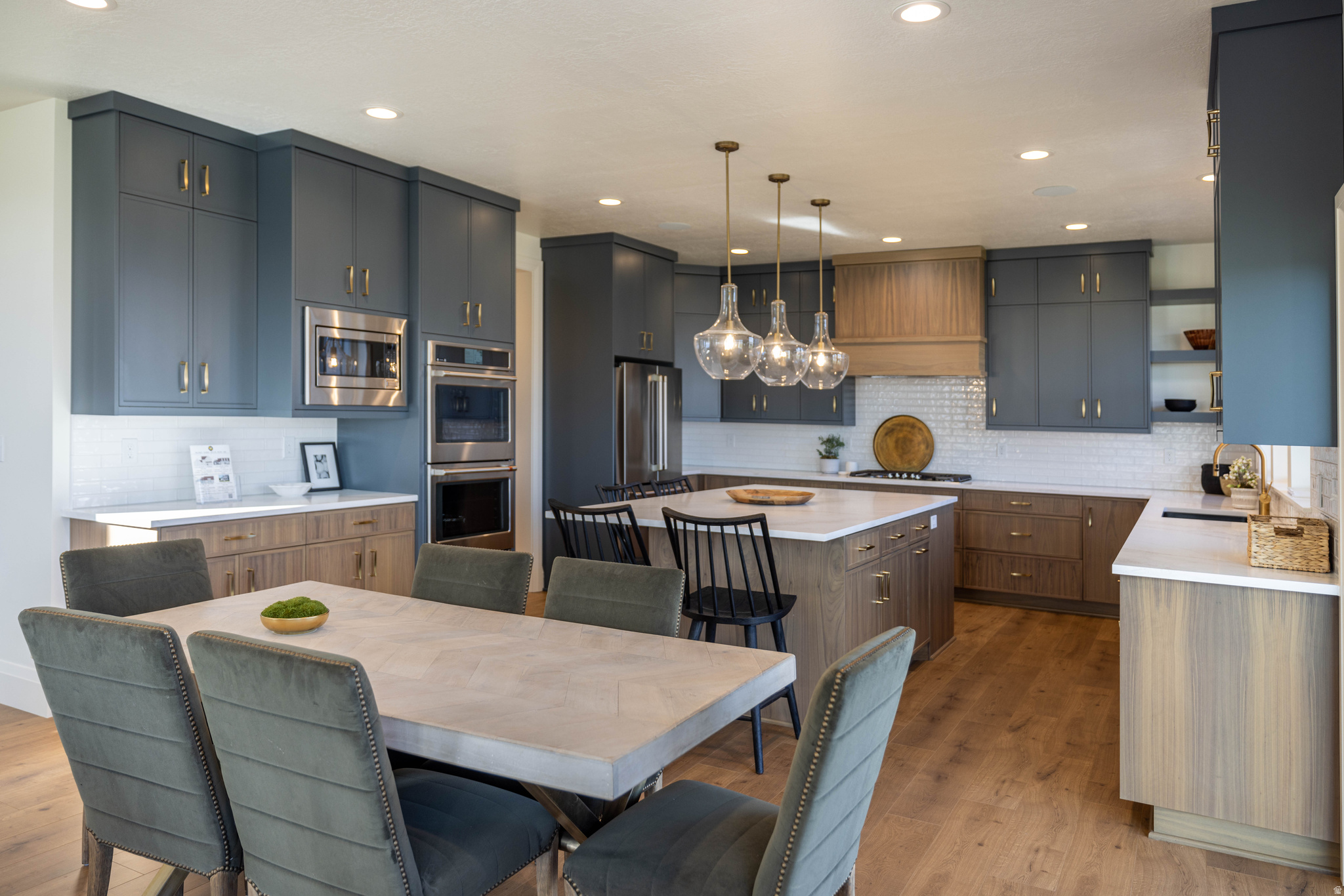 BEACON POINTE - Residential