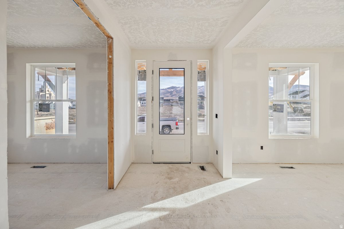 BEACON POINTE - Residential