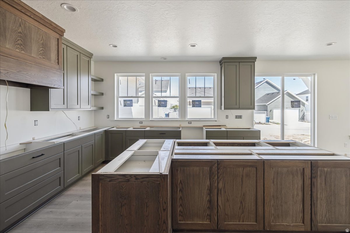 BEACON POINTE - Residential