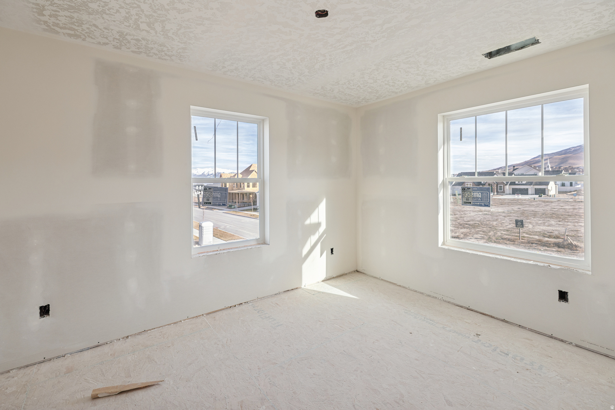 BEACON POINTE - Residential