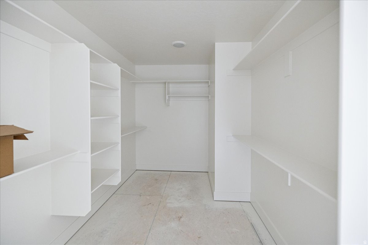 BEACON POINTE - Residential