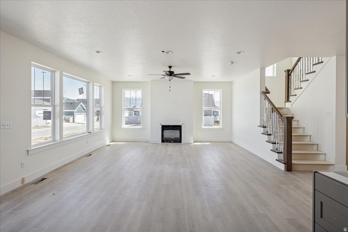 BEACON POINTE - Residential