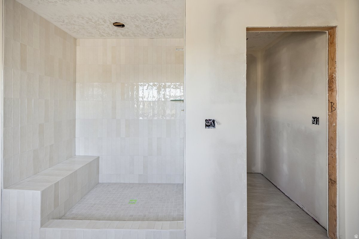 BEACON POINTE - Residential