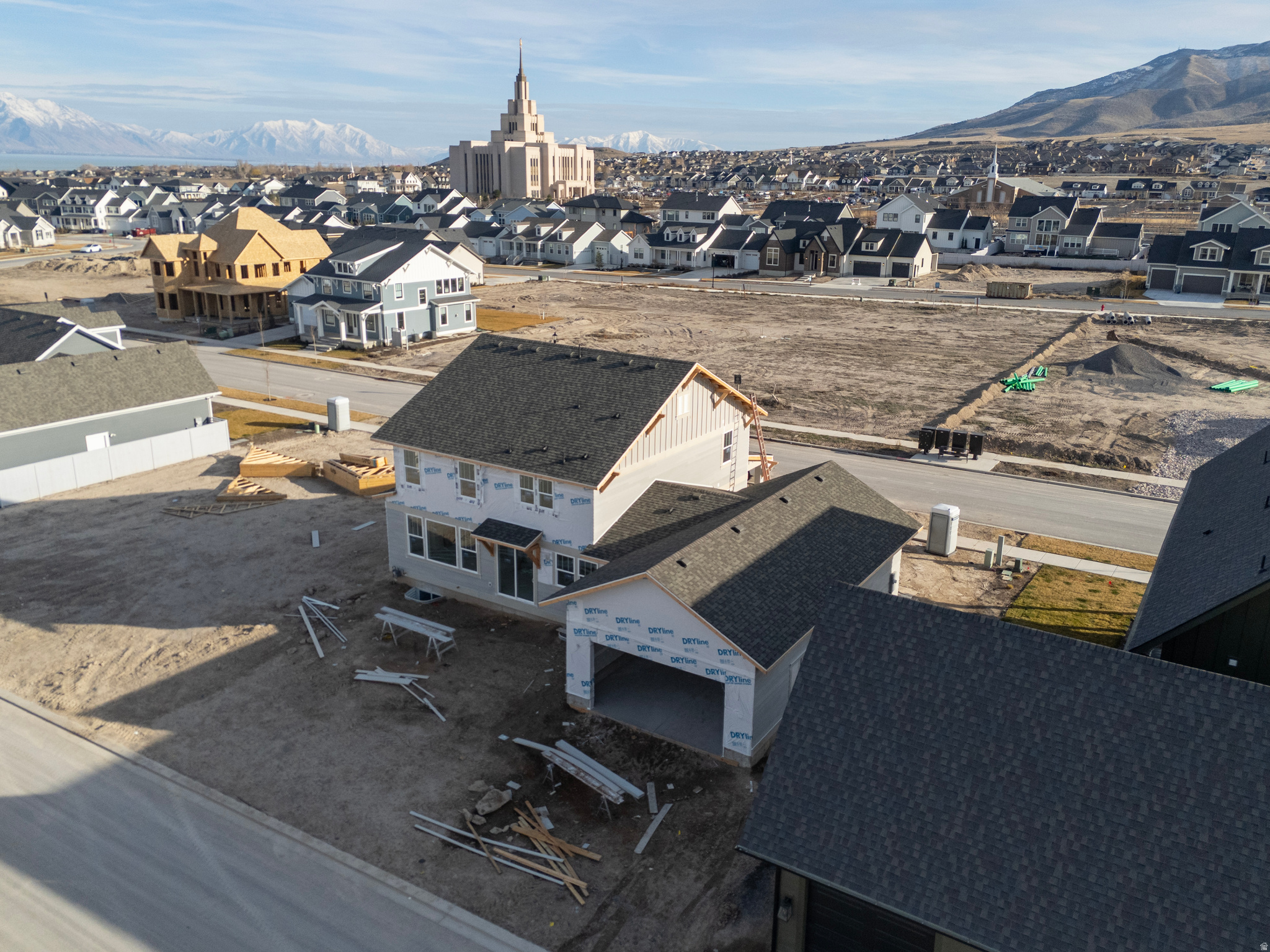 BEACON POINTE - Residential