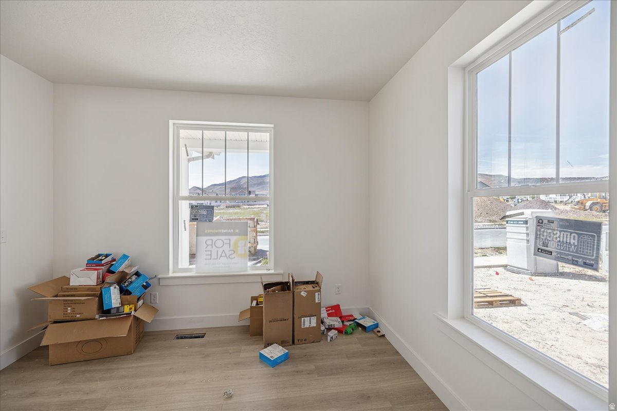 BEACON POINTE - Residential