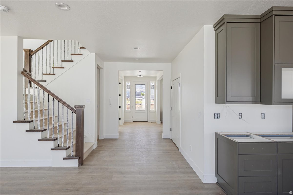 BEACON POINTE - Residential