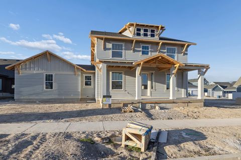 Photo of 822 W CAROLINE DR W #214, Saratoga Springs, UT 84045 (MLS # 2134211)