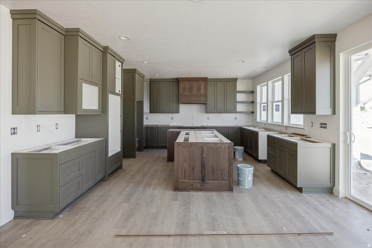 BEACON POINTE - Residential