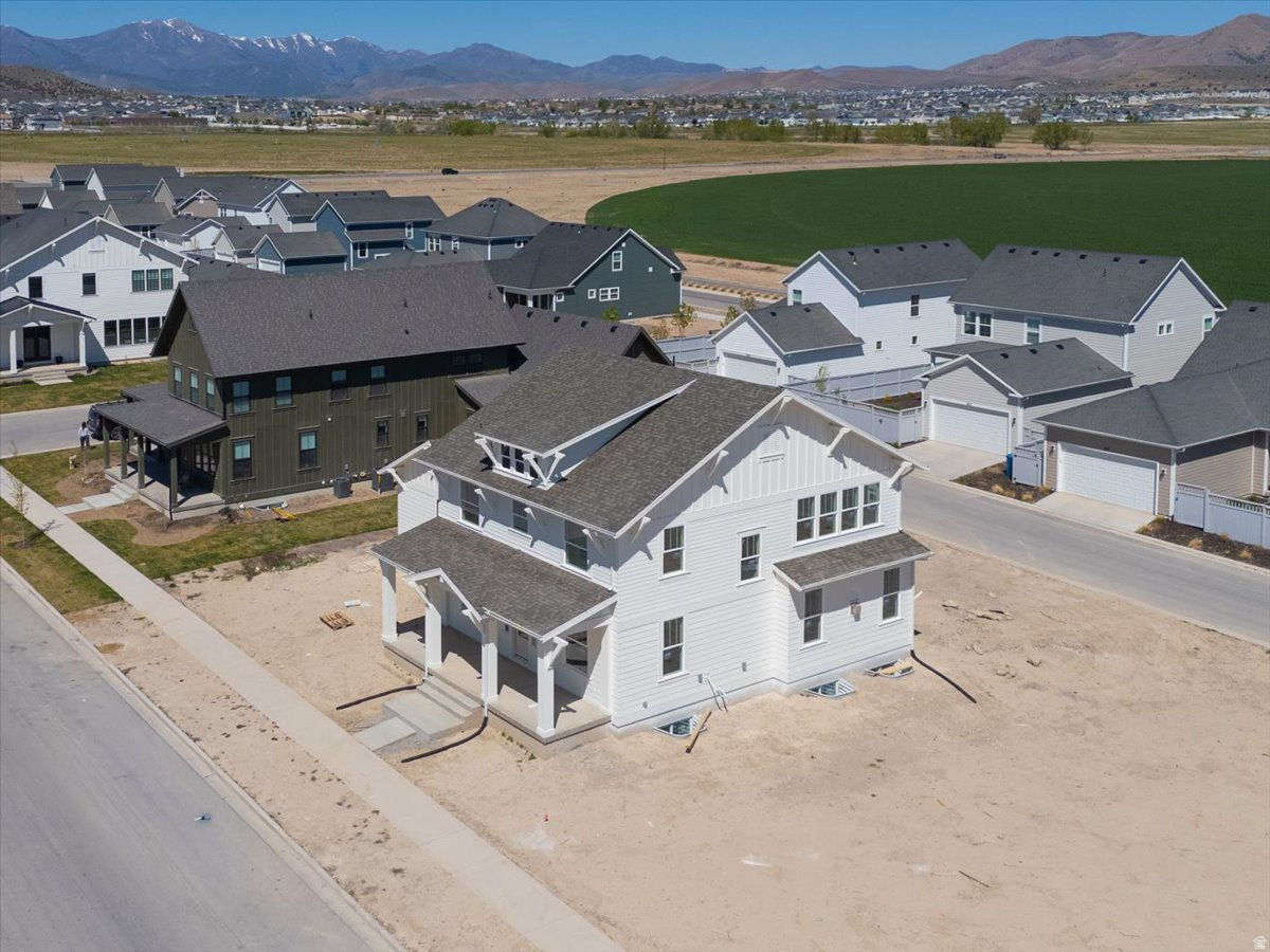 BEACON POINTE - Residential