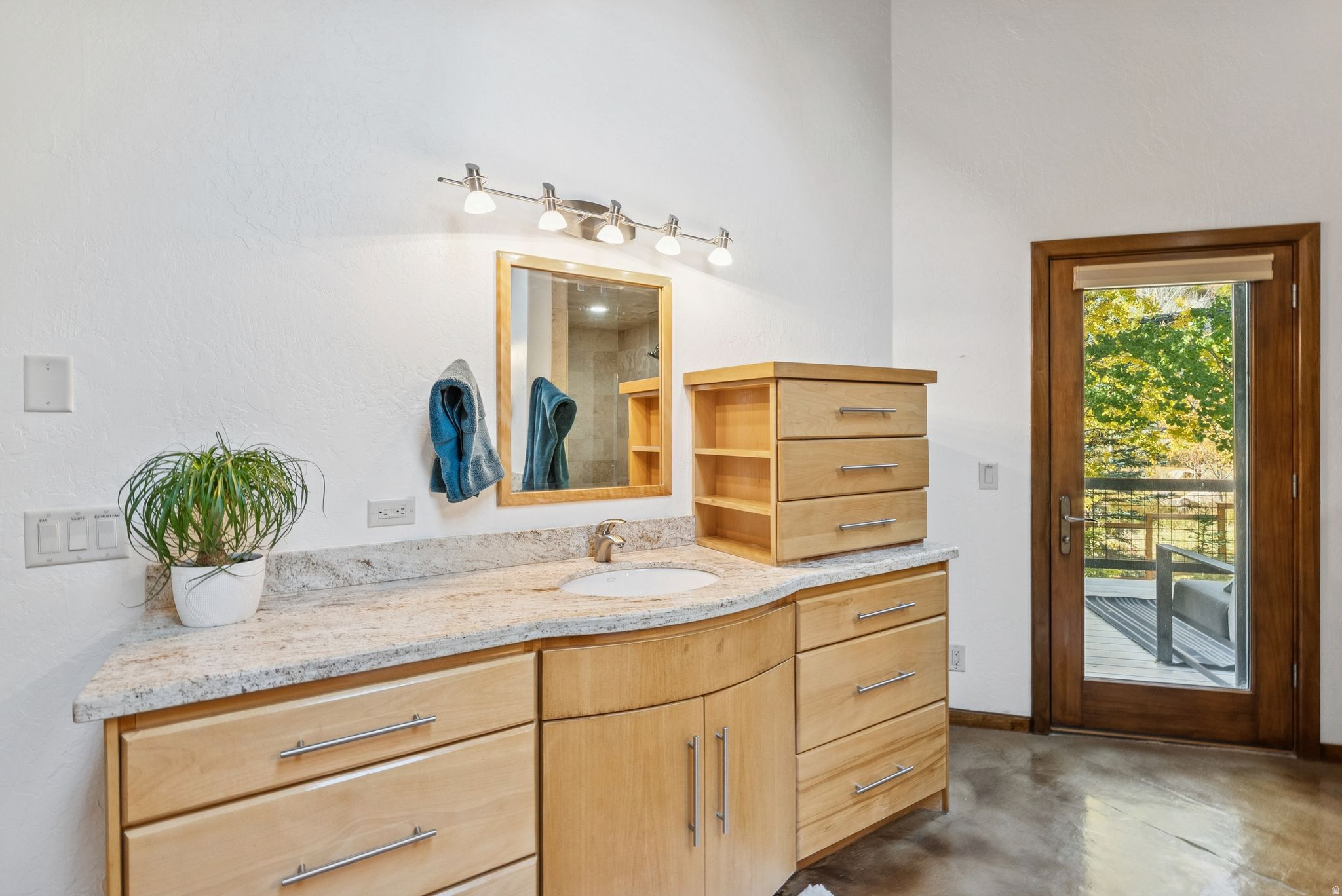 Park City, Utah 84060, United States, 4 Bedrooms Bedrooms, ,3 BathroomsBathrooms,Residential,Active,235044