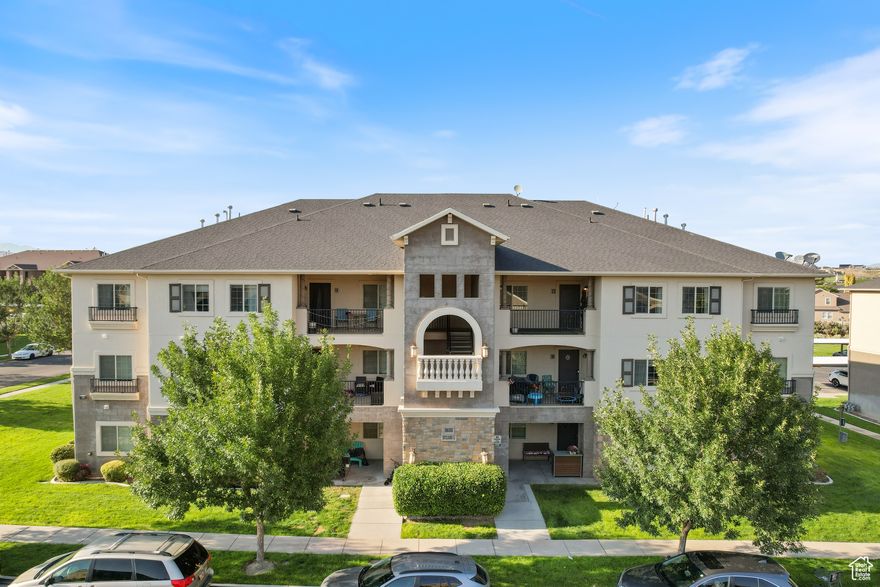 Spacious 3-bedroom, 2-bath top-level condo in the desirable Rock Creek community. This home features fresh paint, included kitchen appliances, and a private balcony. Covered parking plus an additional space are included. Residents enjoy great amenities-clubhouse, gym, pool, playground, and picnic areas-while the HOA covers water, sewer, trash, snow removal, and more for easy living.