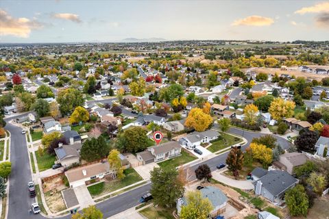 Tiny photo for 1359 N EAST LISA ST E, Layton, UT 84040 (MLS # 2154263)
