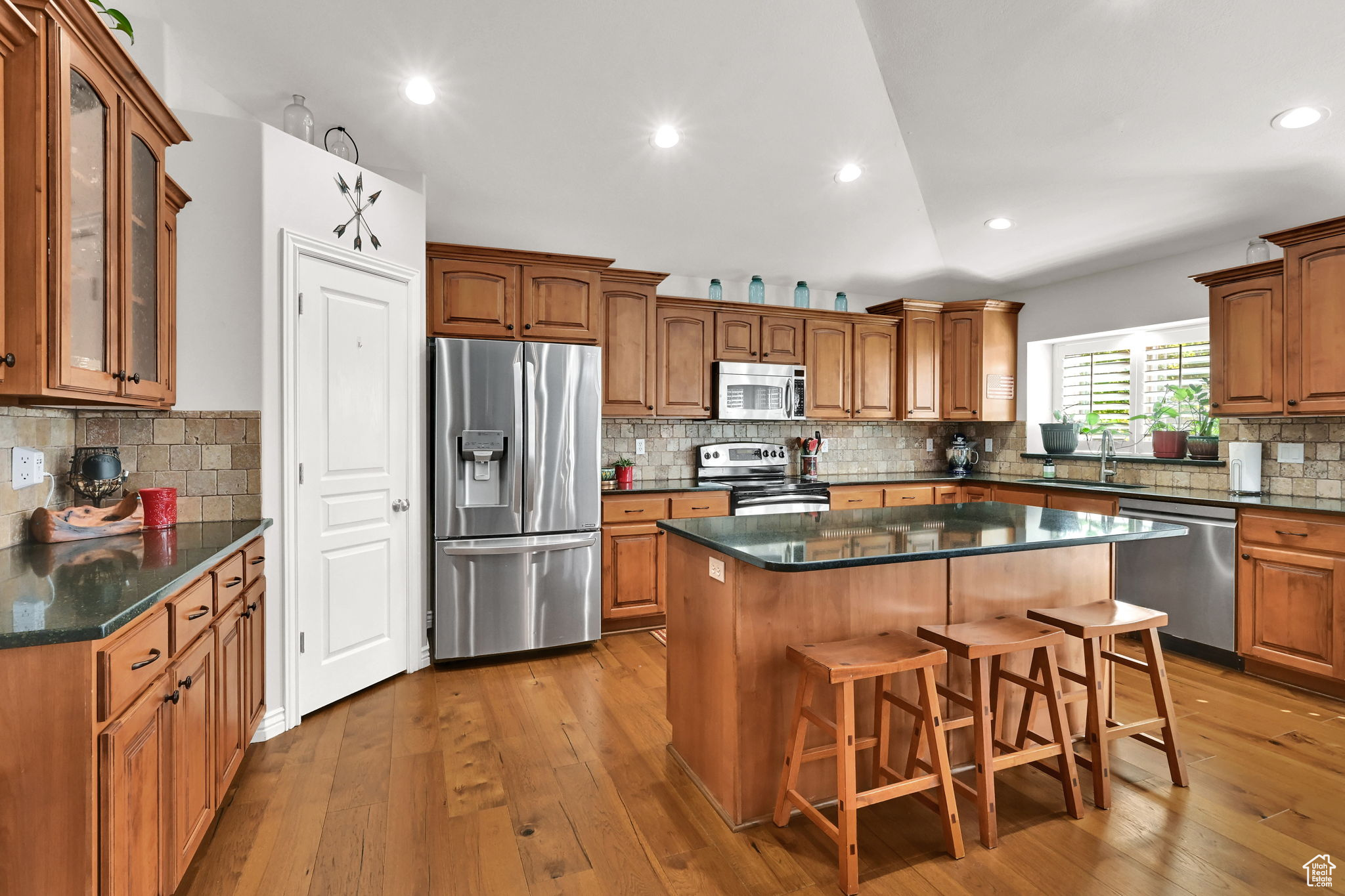 COLD WATER CREEK - Residential