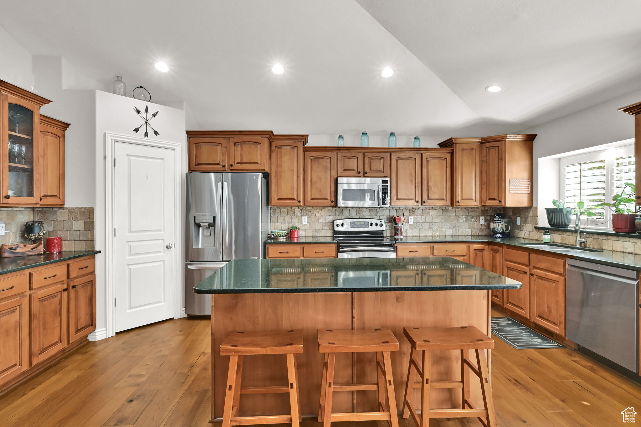 COLD WATER CREEK - Residential