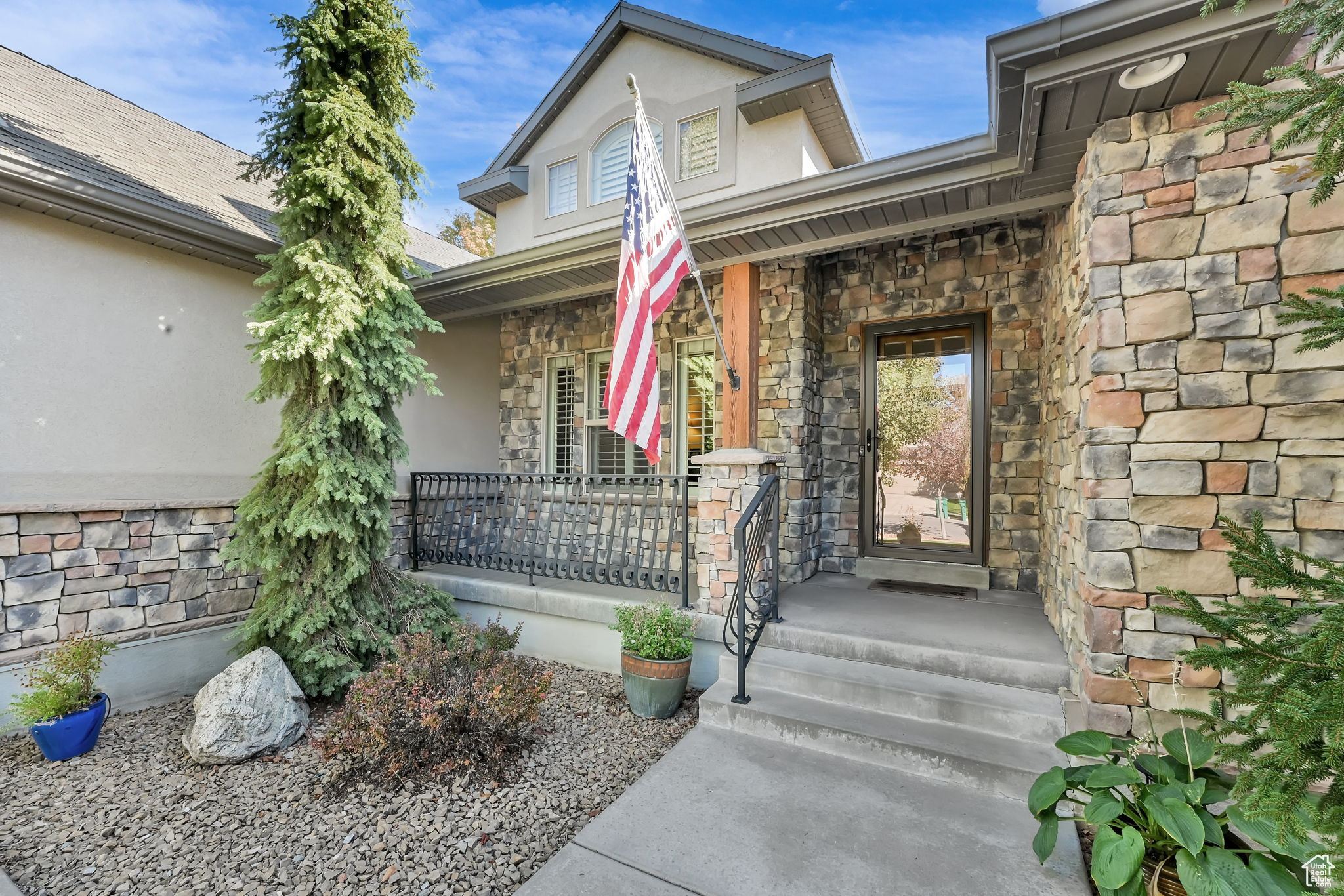 COLD WATER CREEK - Residential