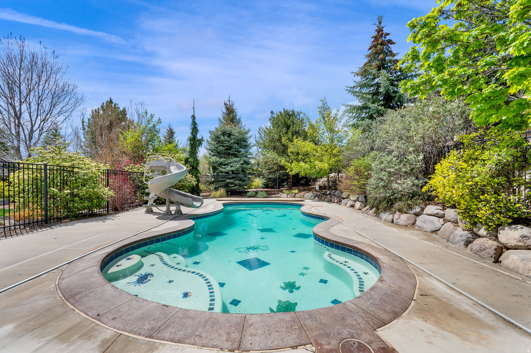 TWIN BRIDGES - Residential