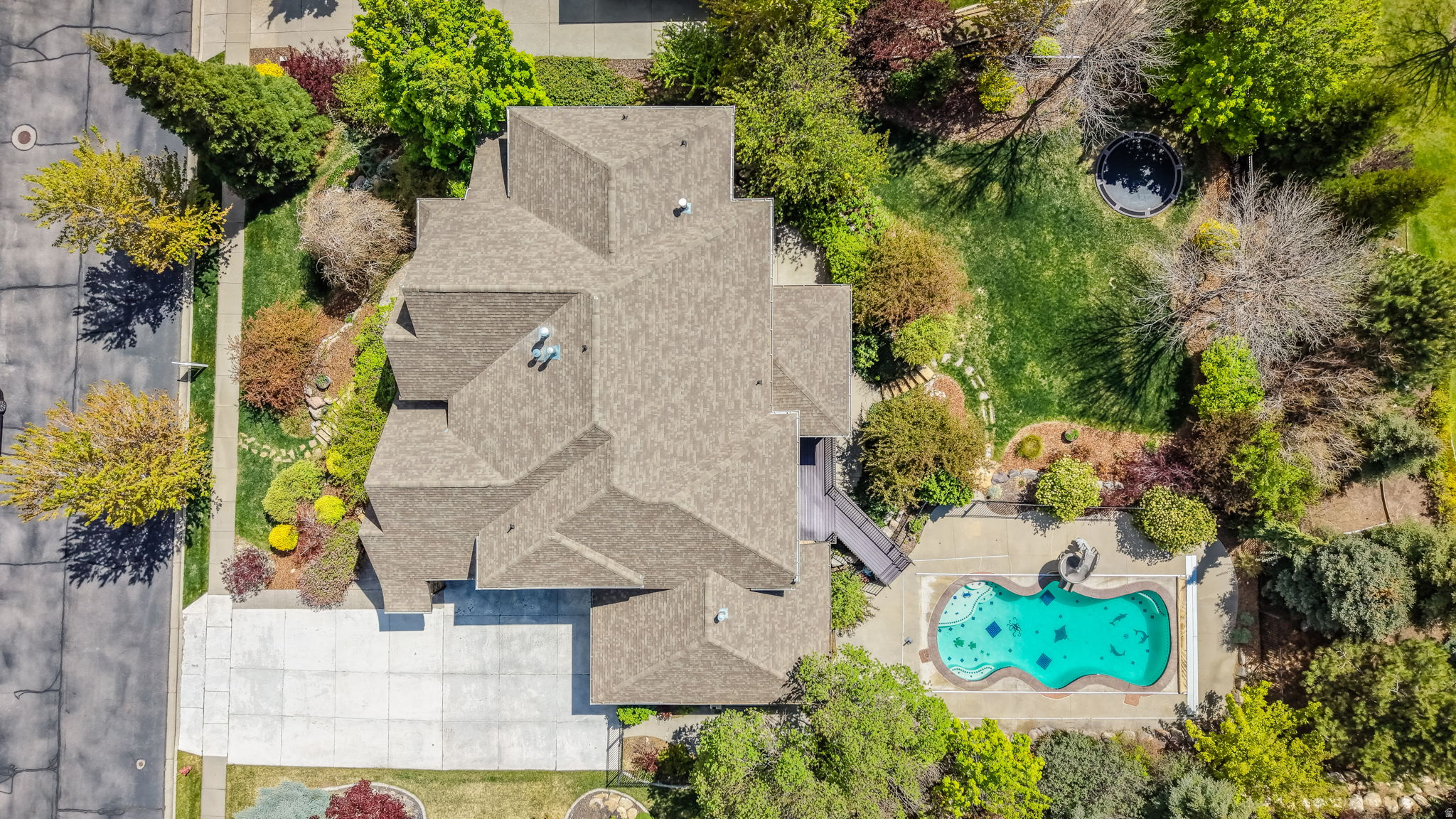 TWIN BRIDGES - Residential