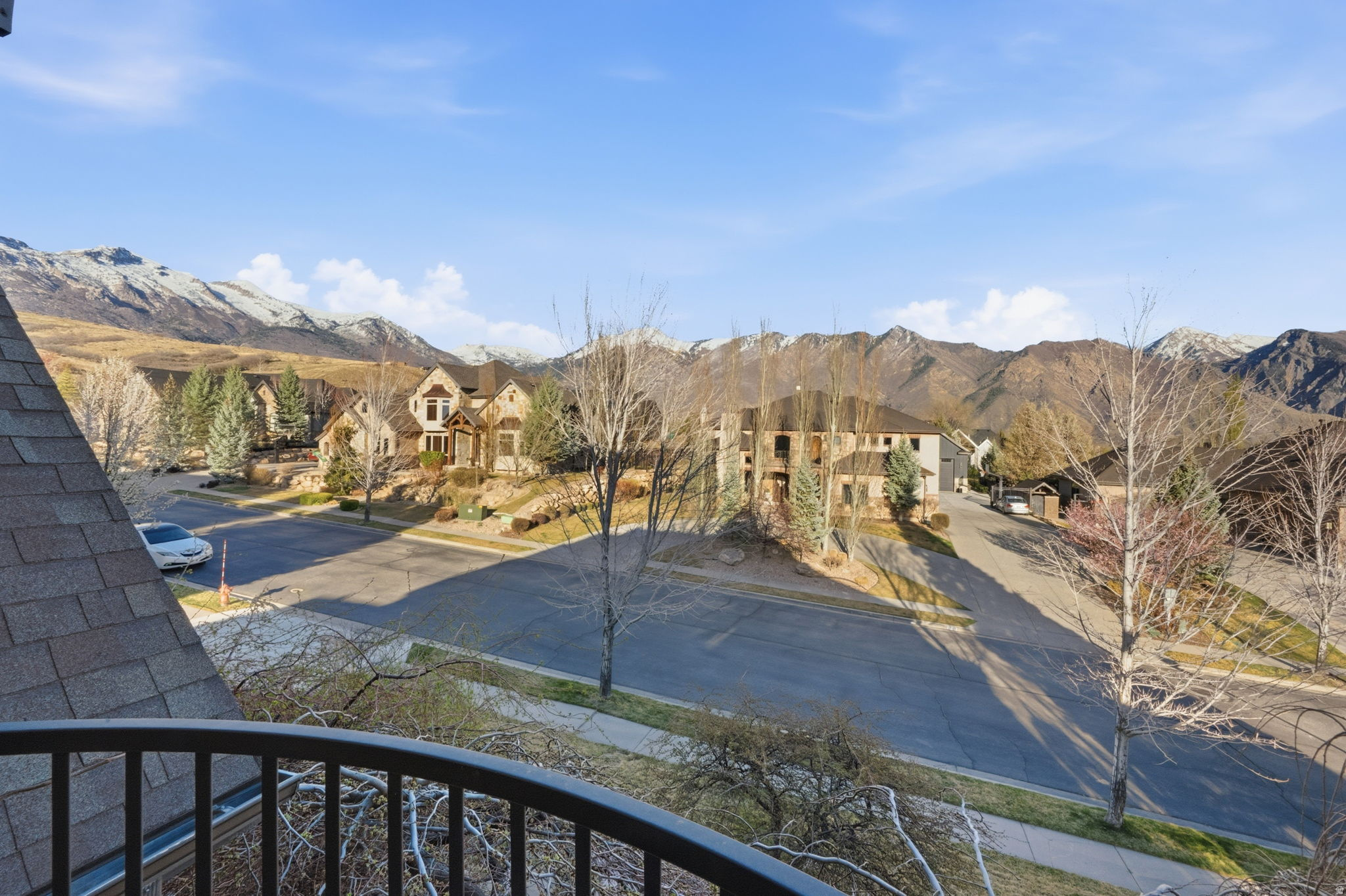 TWIN BRIDGES - Residential