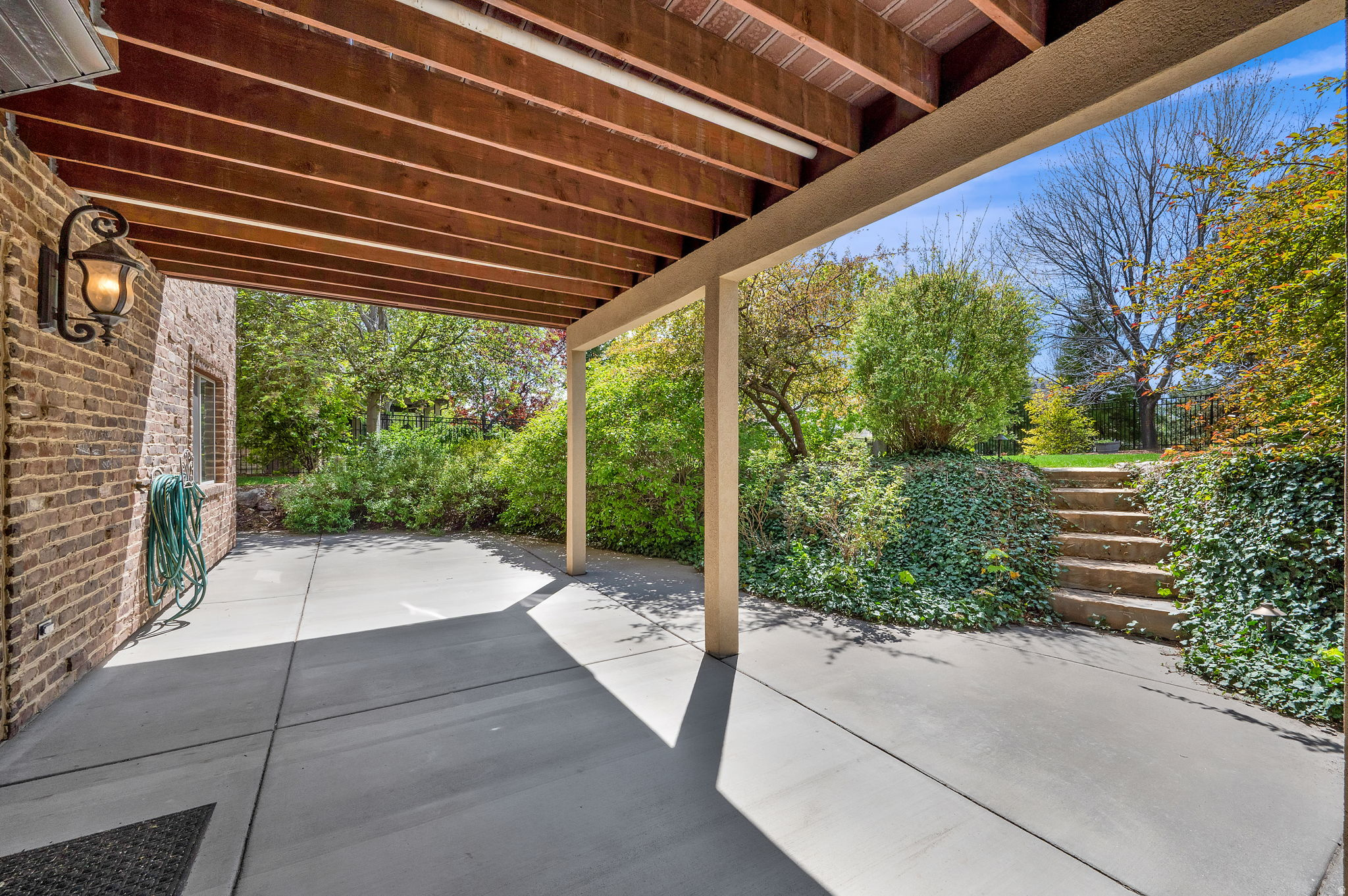TWIN BRIDGES - Residential
