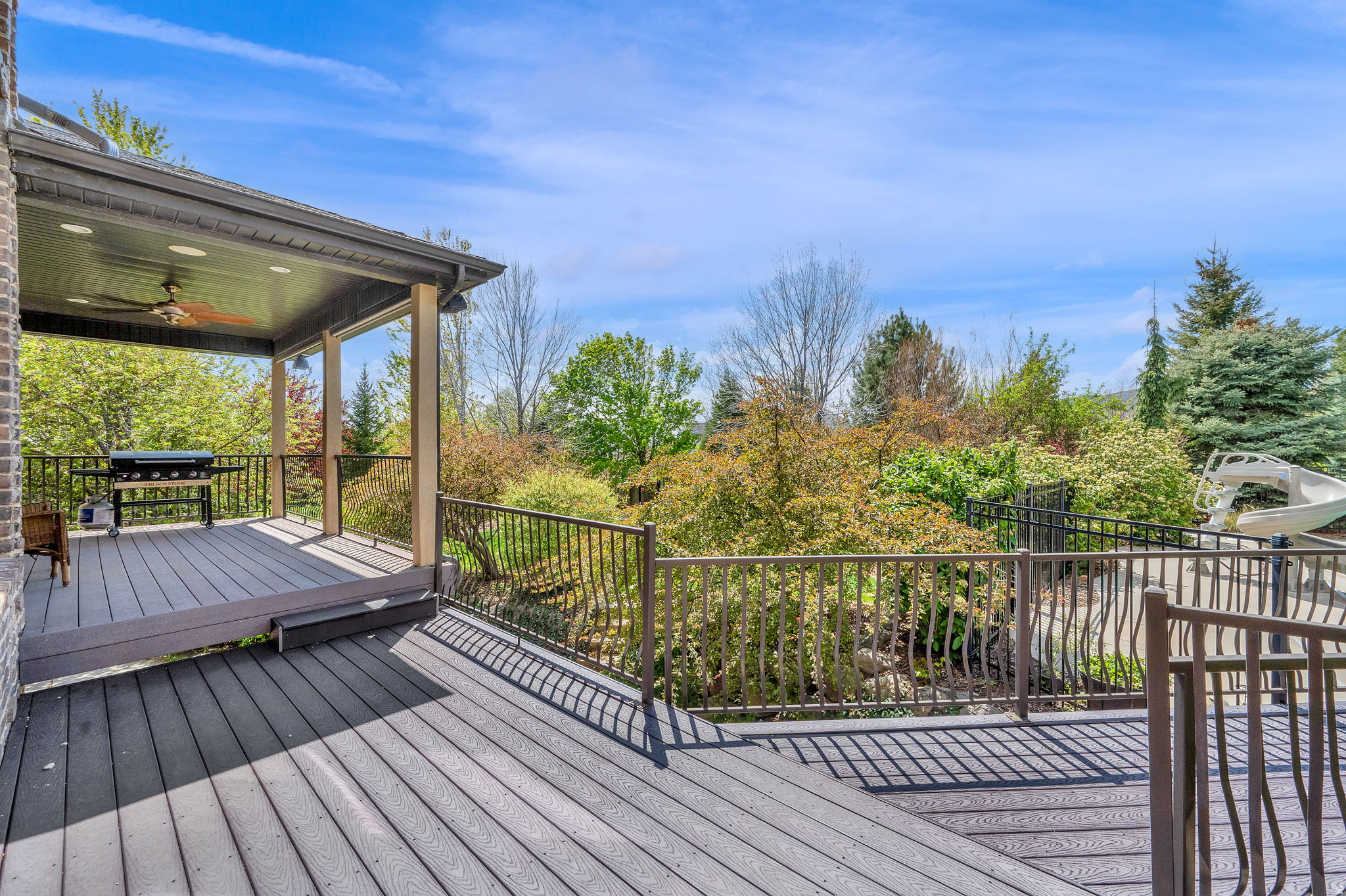 TWIN BRIDGES - Residential
