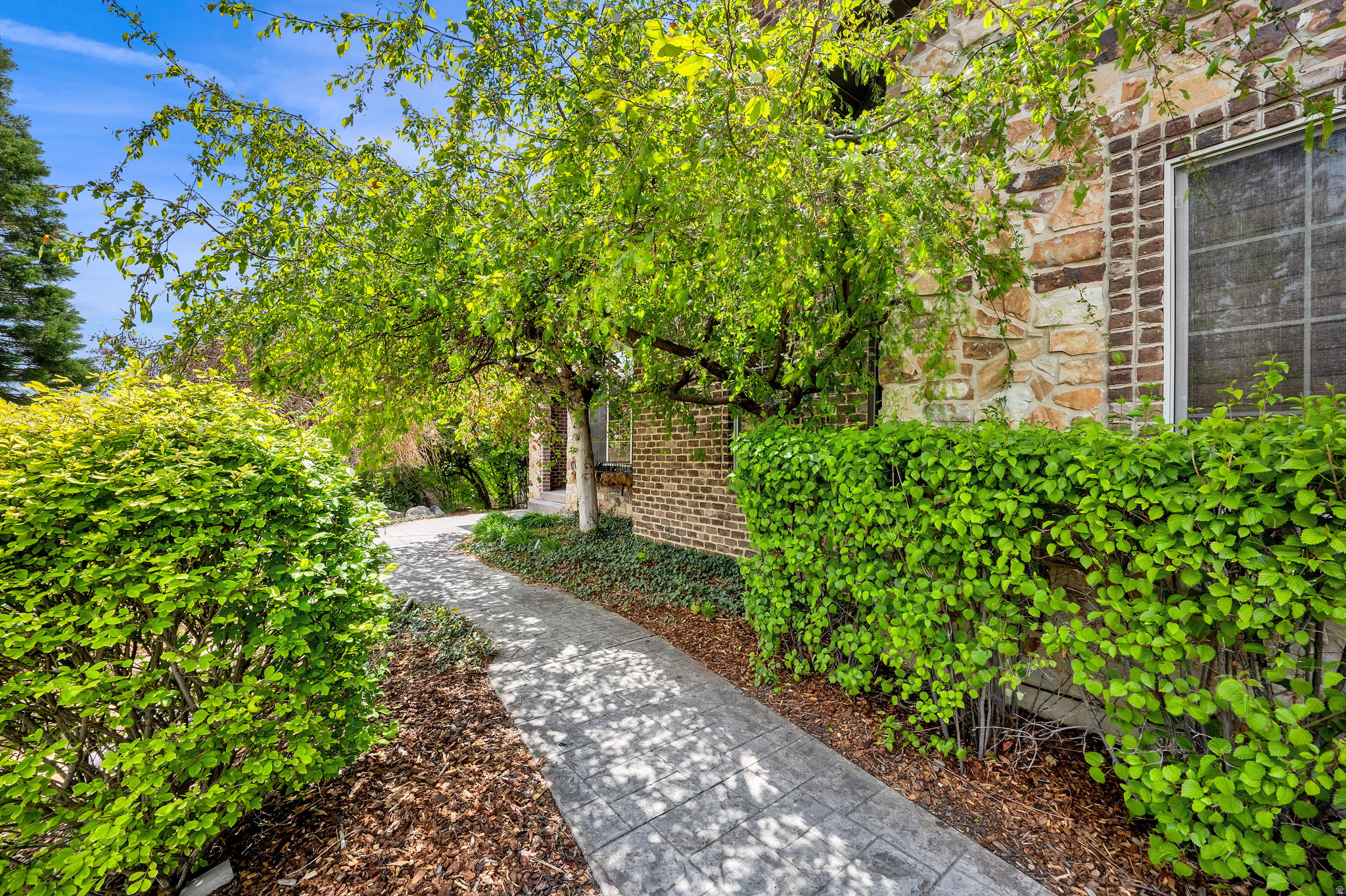 TWIN BRIDGES - Residential