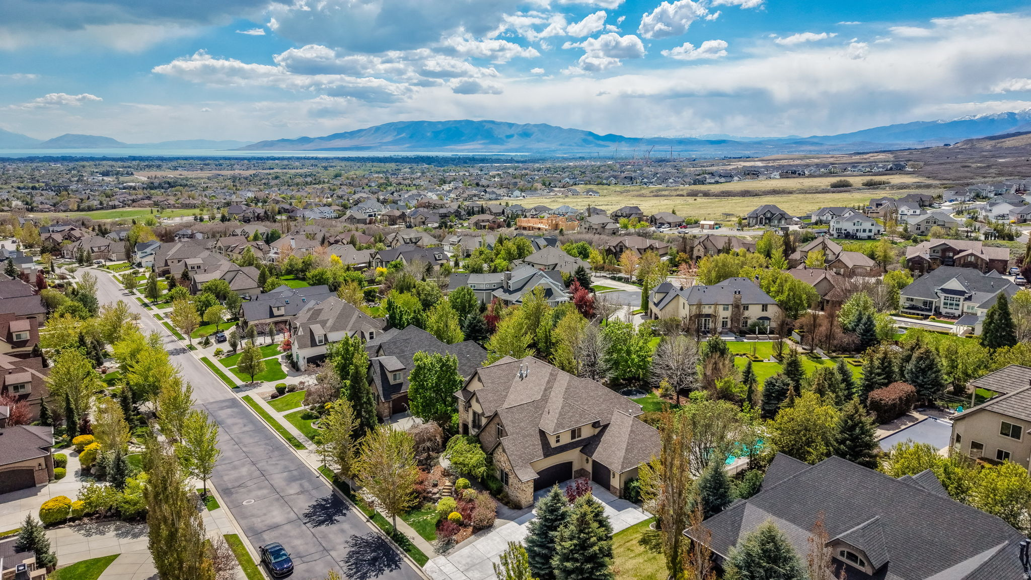 TWIN BRIDGES - Residential