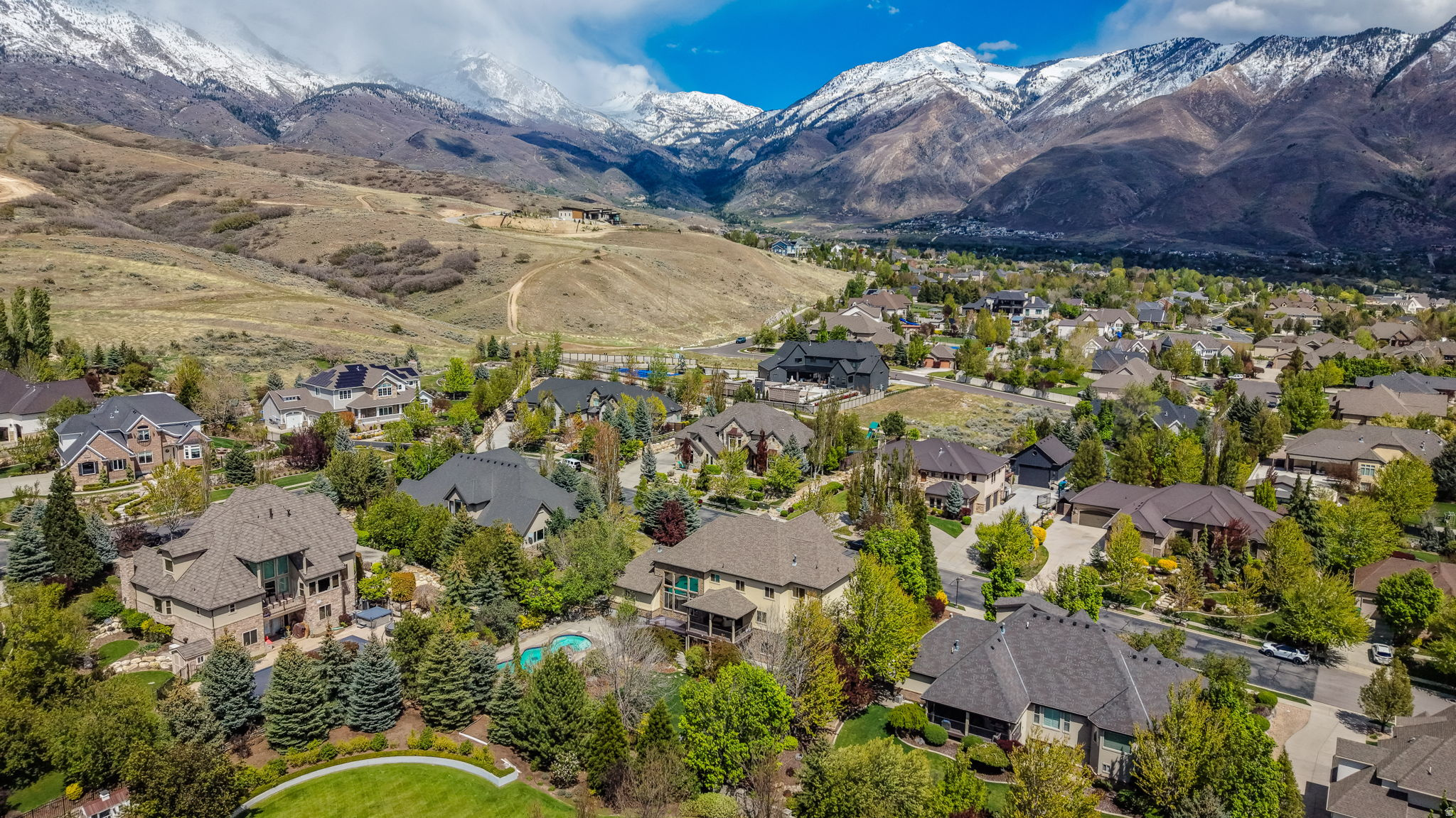 TWIN BRIDGES - Residential