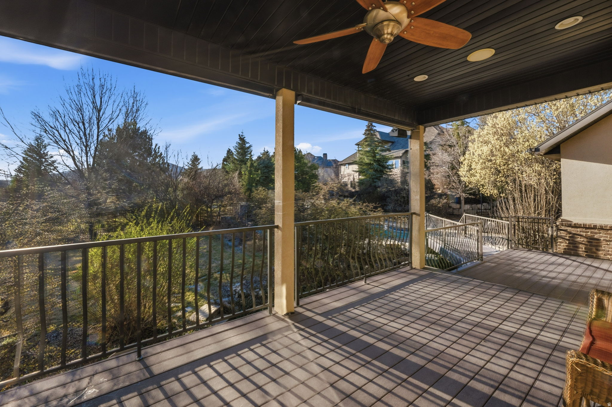 TWIN BRIDGES - Residential