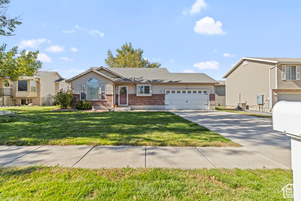 Photo of 1501 N 2225 W, Clinton, UT 84015 (MLS # 2192080)