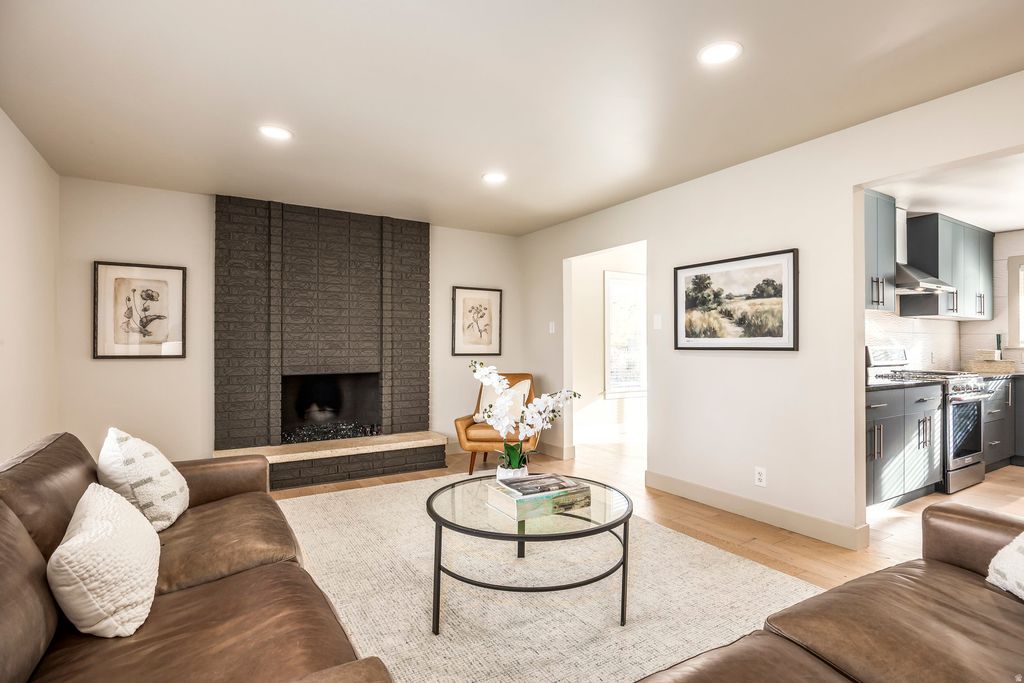 Photo of 3463 S 50 E, Bountiful, UT 84010 (MLS # 2121581)