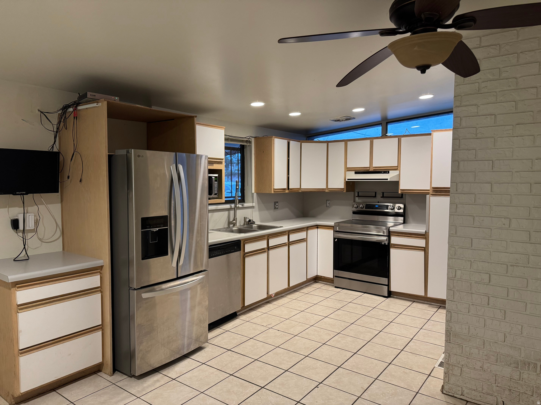 ROLLING MEADOWS - Residential