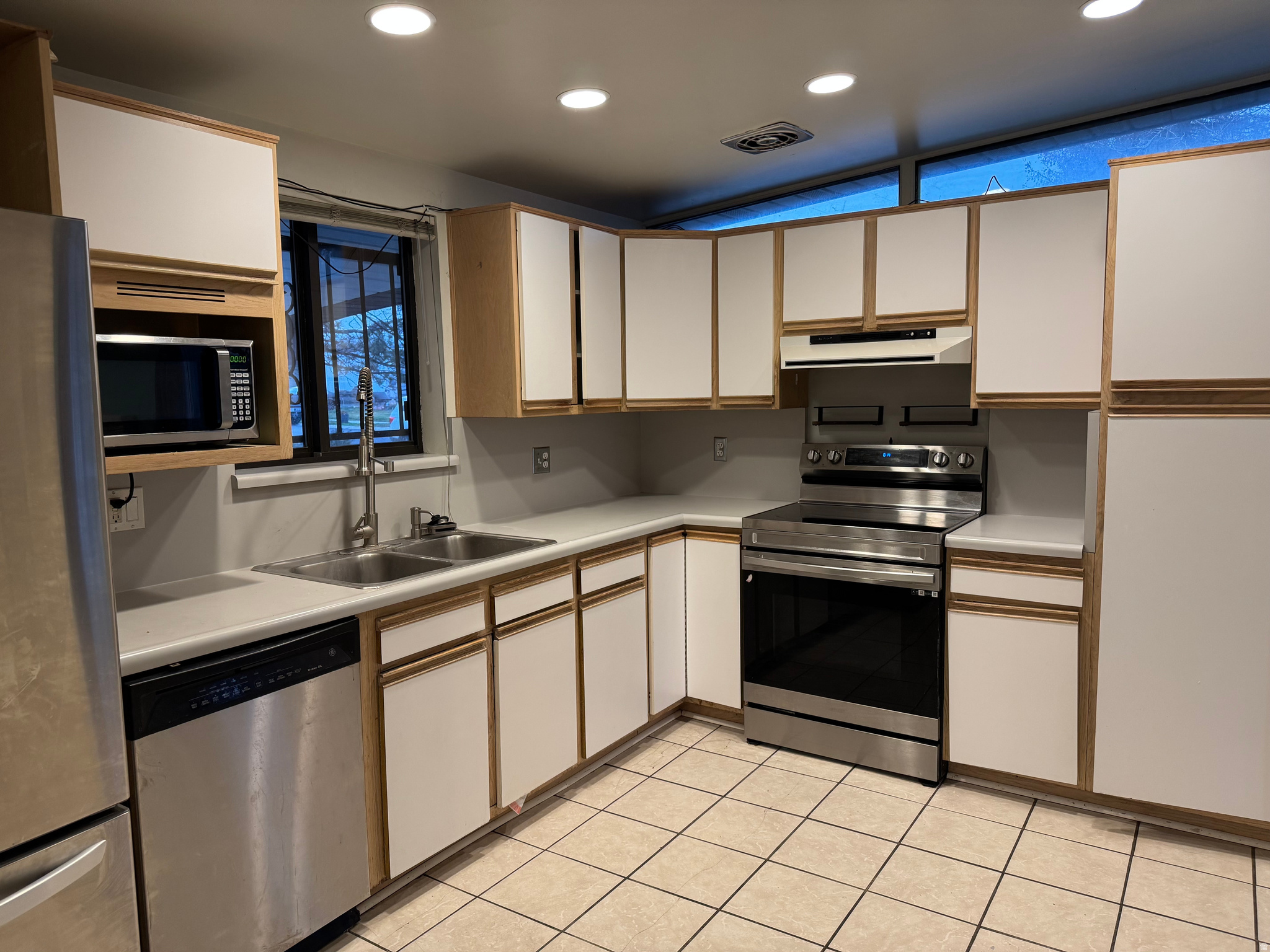 ROLLING MEADOWS - Residential