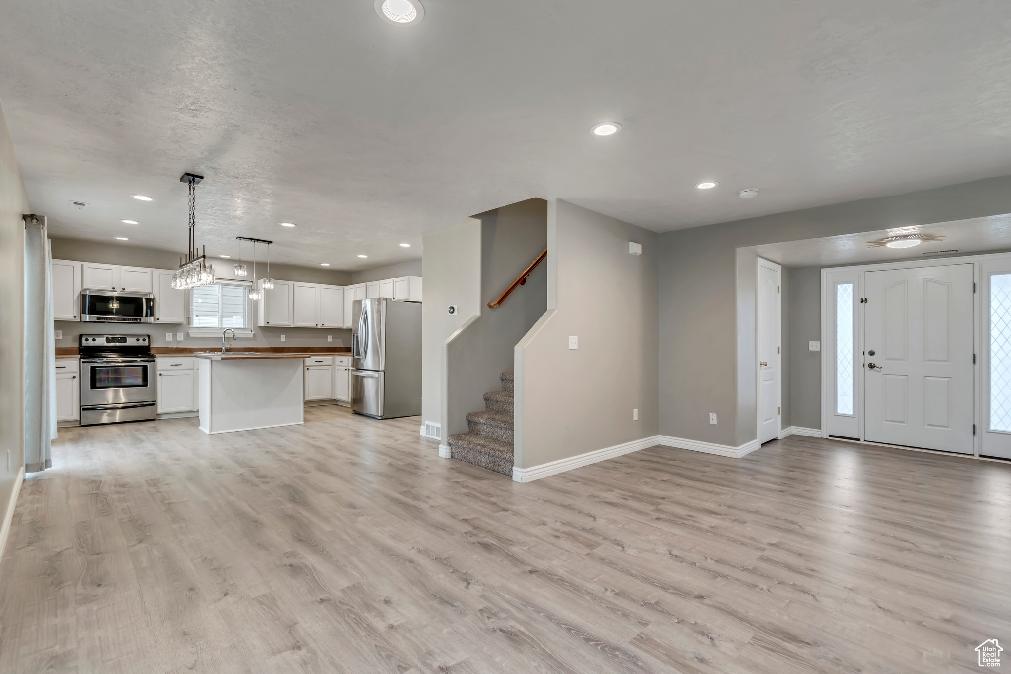 2206 E Loch Lomond Dr, Saratoga Springs, Utah image 6