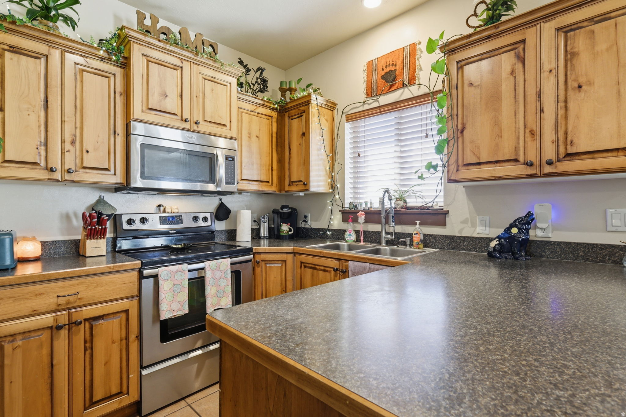 COUNTRY MEADOW TOWNHOMES - Residential