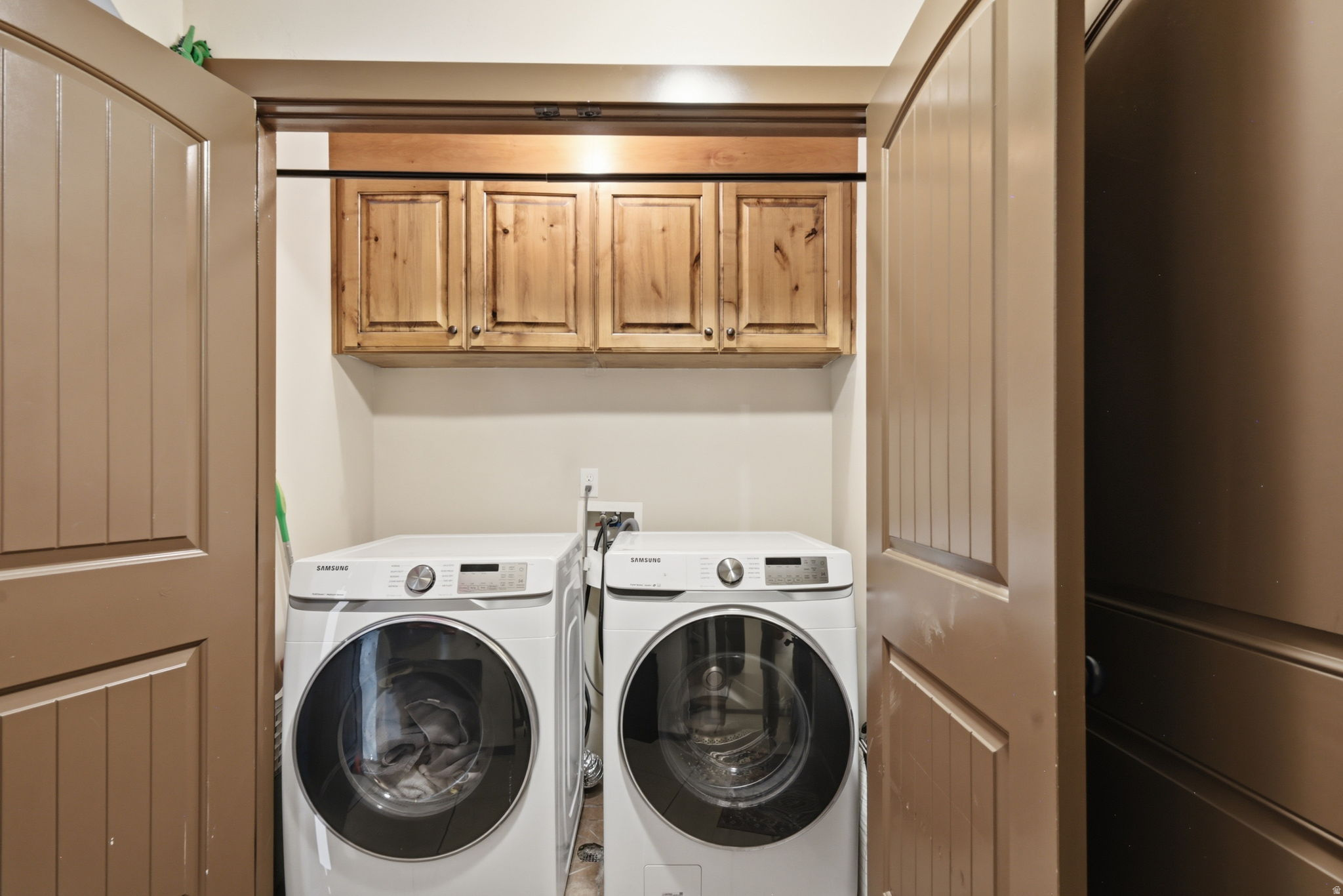 COUNTRY MEADOW TOWNHOMES - Residential