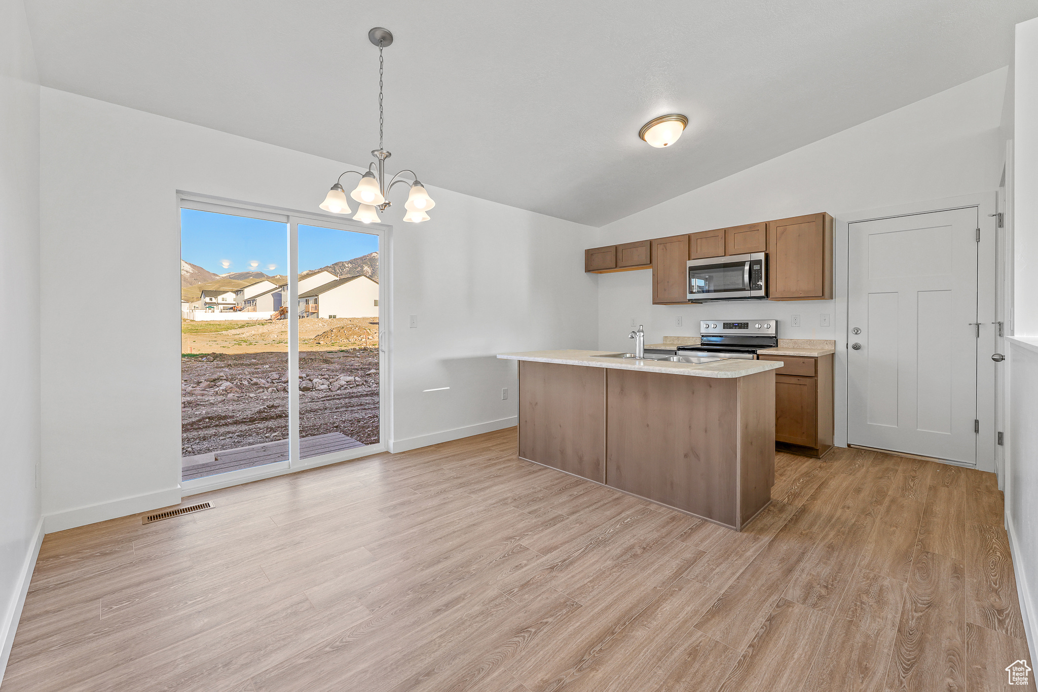 DESERET HIGHLANDS - Residential
