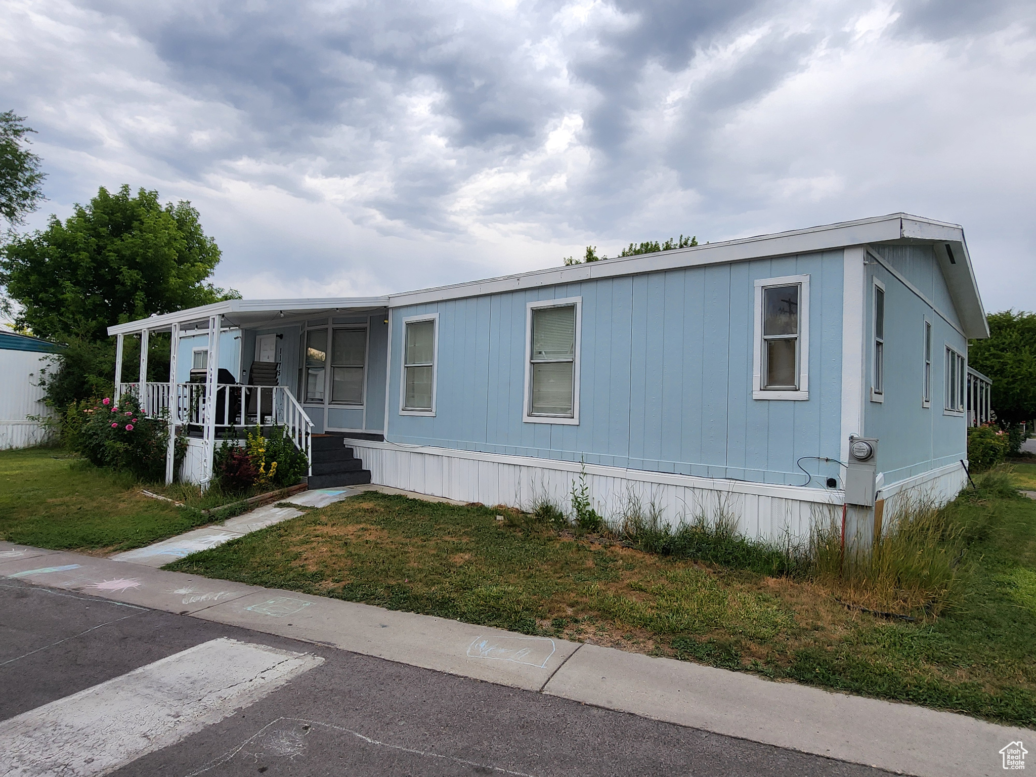COUNTRY CLUB ESTATES - Residential