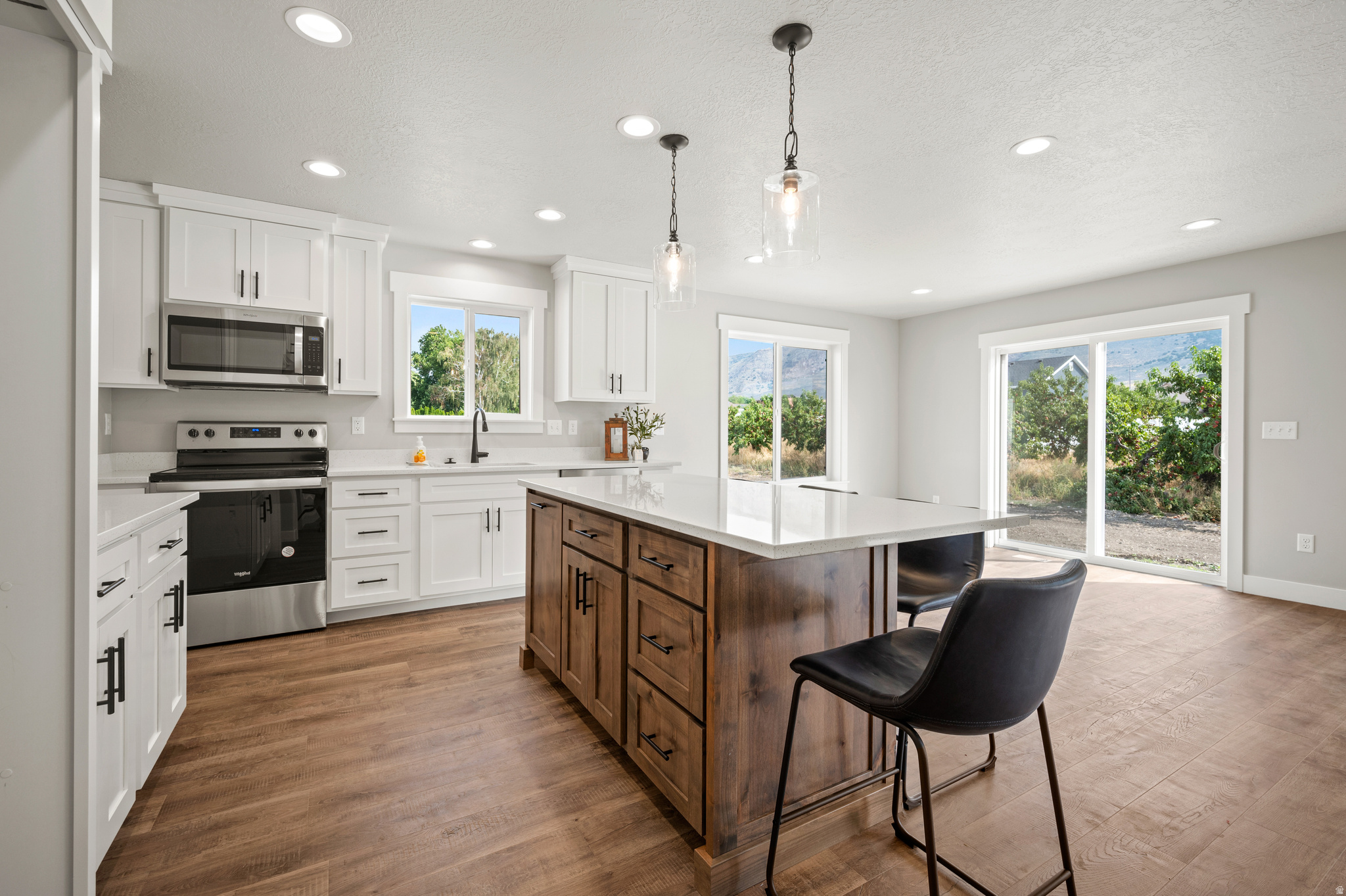 ESTATES AT RIVERVIEW - Residential