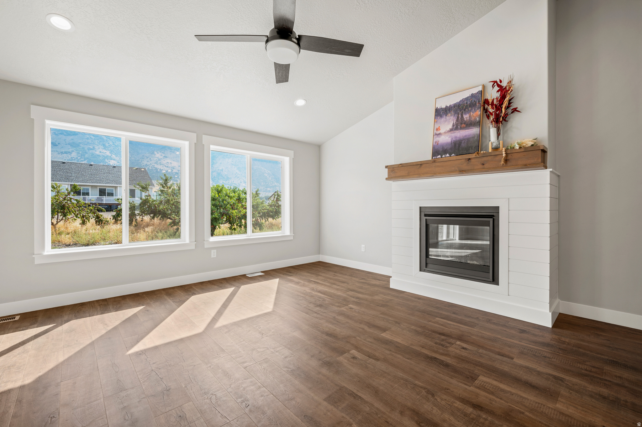 ESTATES AT RIVERVIEW - Residential