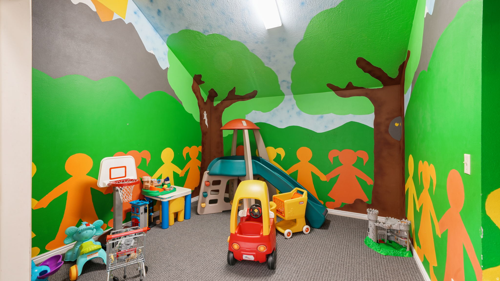 SWISS OAKS CONDOMINIUMS - Residential