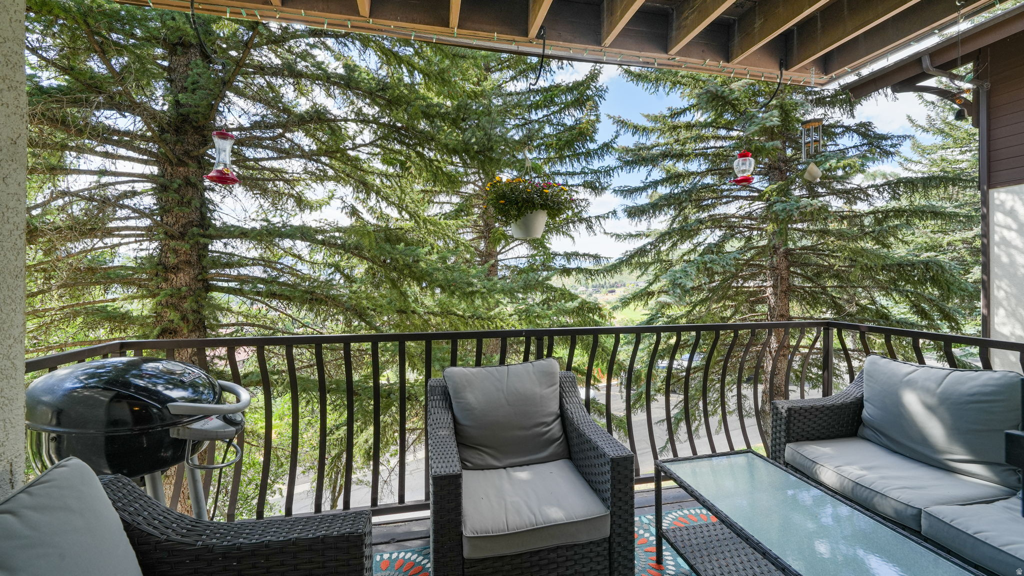 SWISS OAKS CONDOMINIUMS - Residential