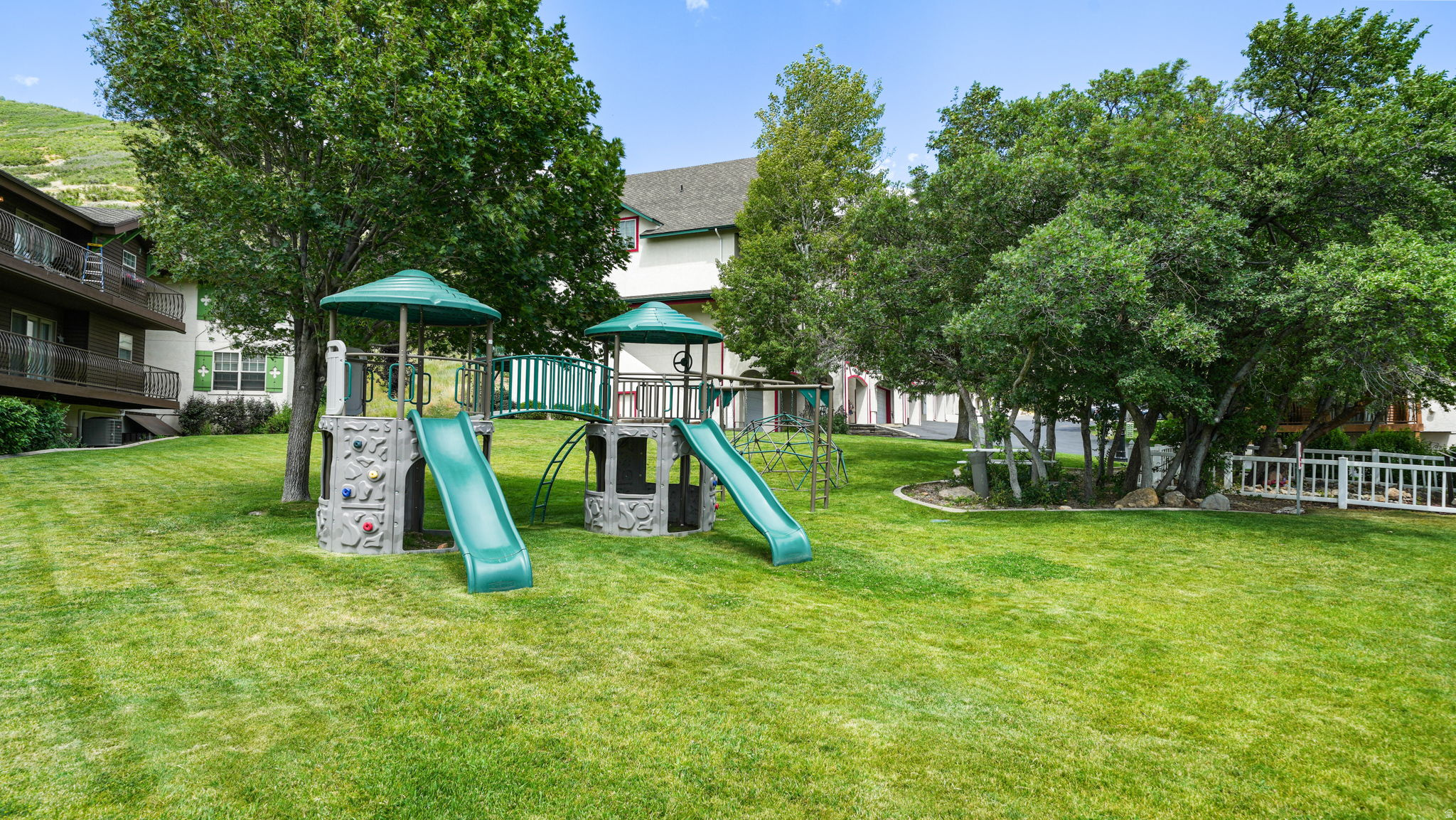 SWISS OAKS CONDOMINIUMS - Residential