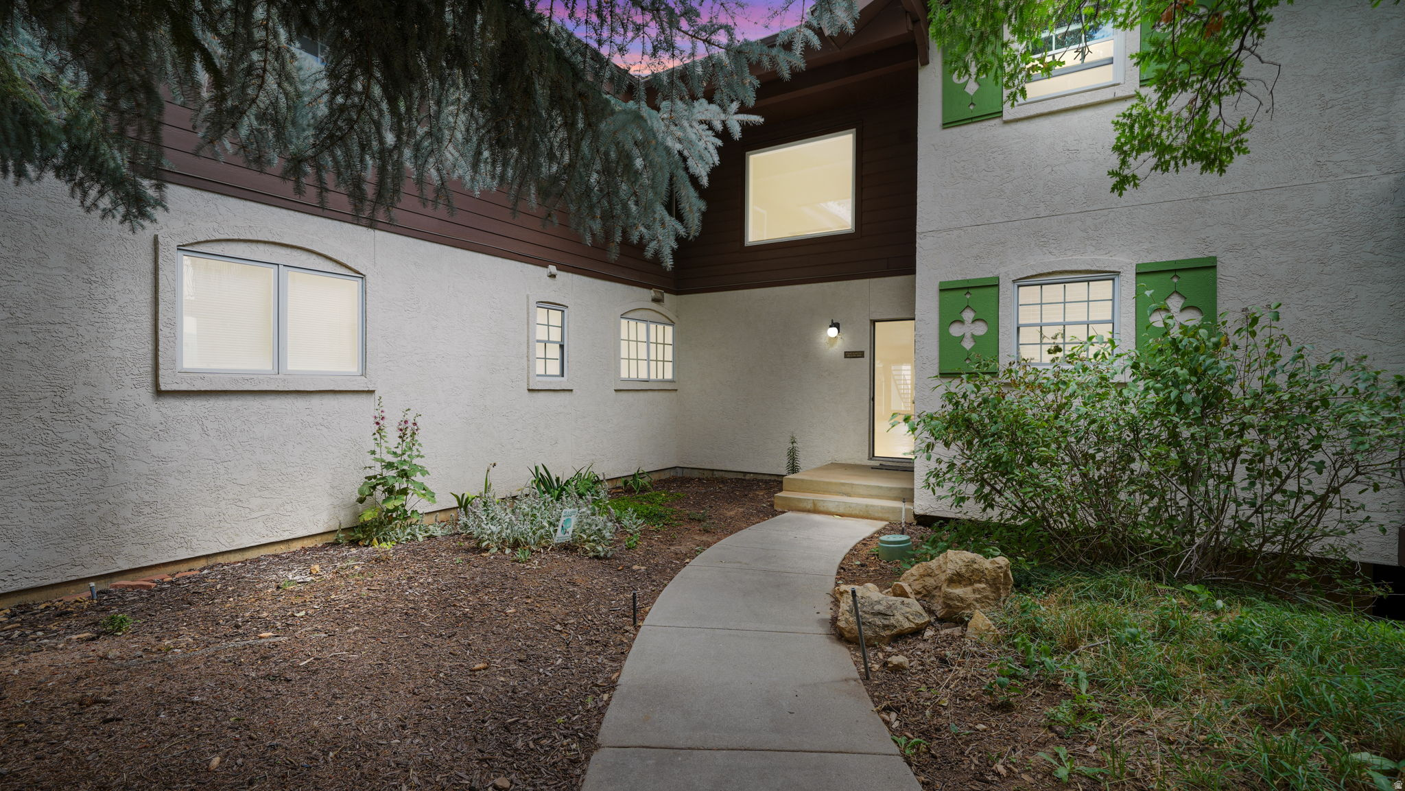 SWISS OAKS CONDOMINIUMS - Residential