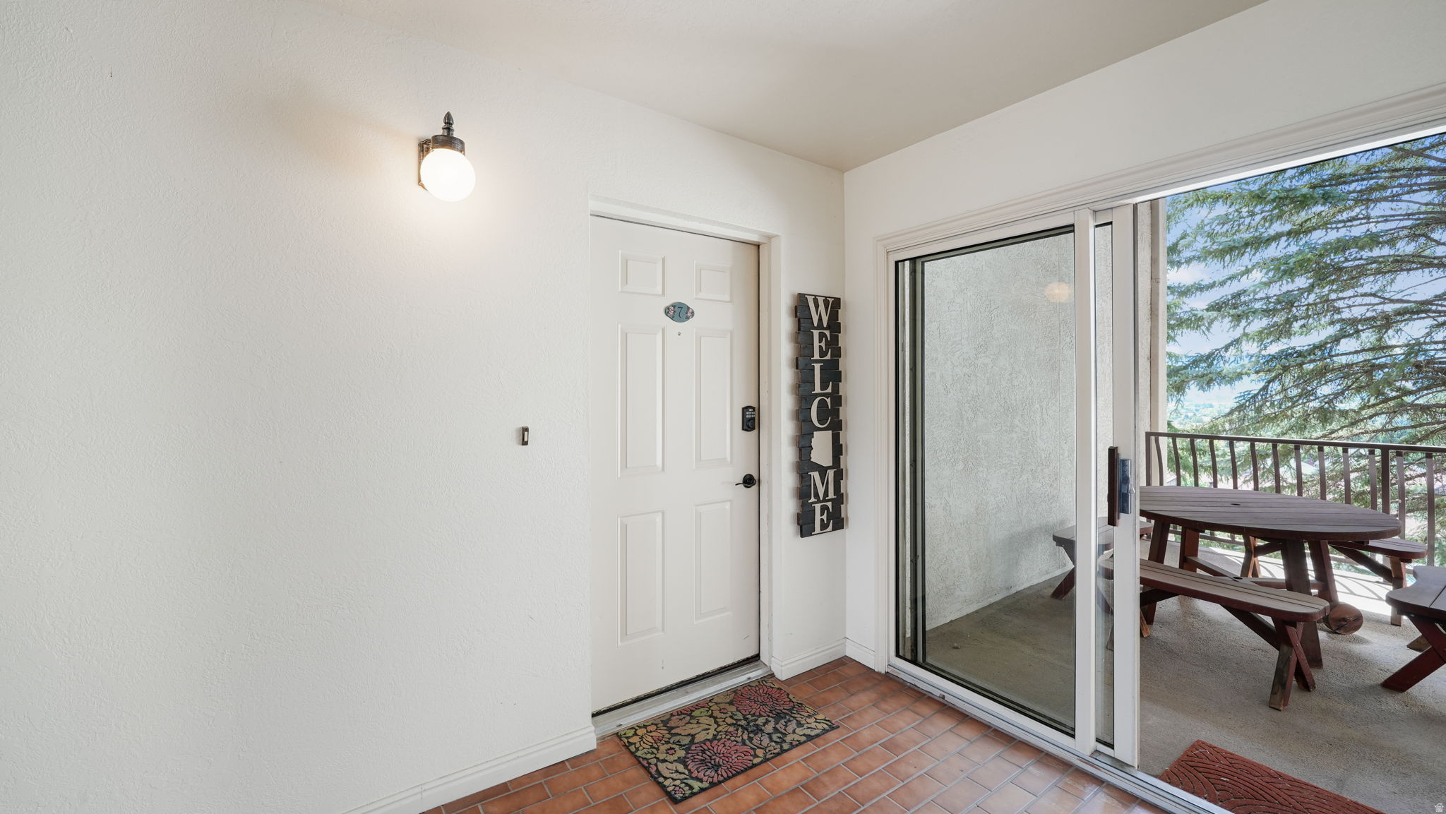 SWISS OAKS CONDOMINIUMS - Residential