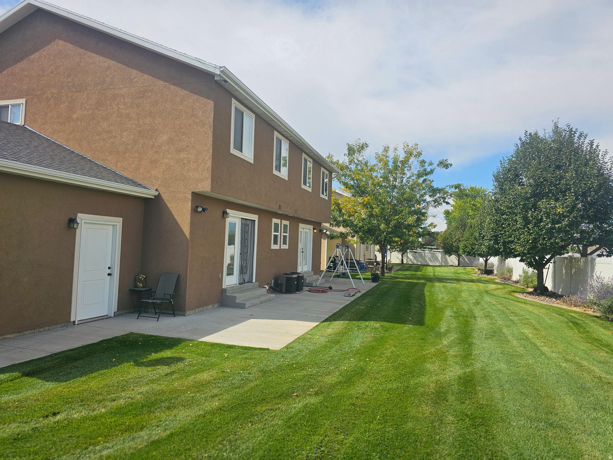 UINTAH SHADOWS - Residential Income