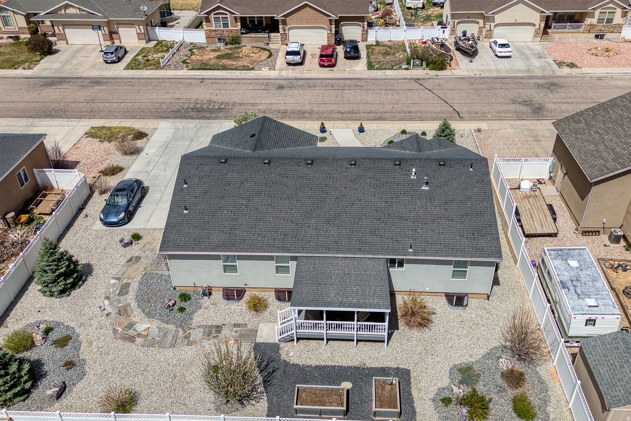 EQUESTRIAN POINTE - Residential