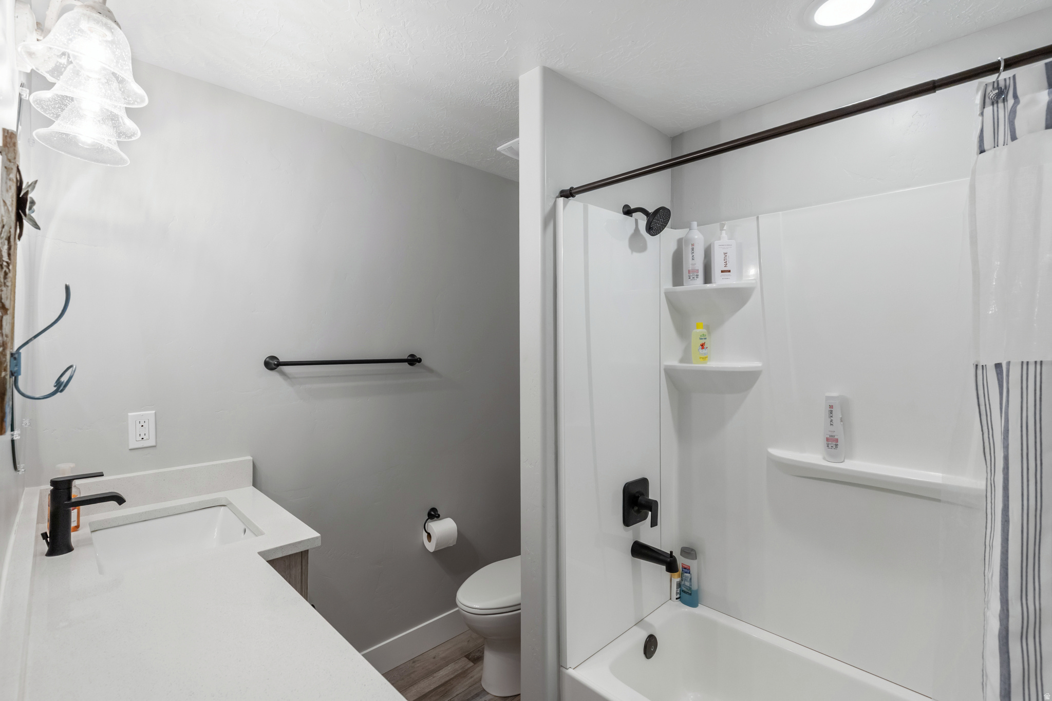 EQUESTRIAN POINTE - Residential