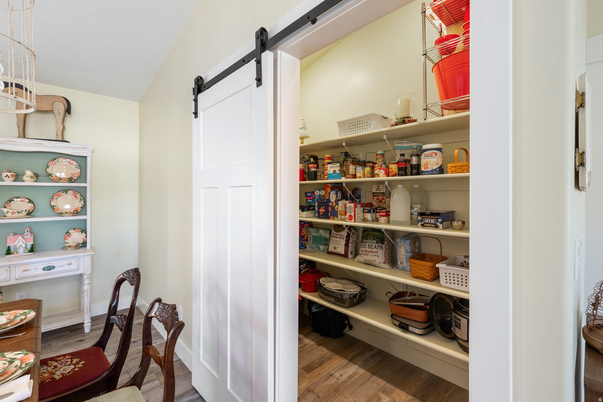 EQUESTRIAN POINTE - Residential