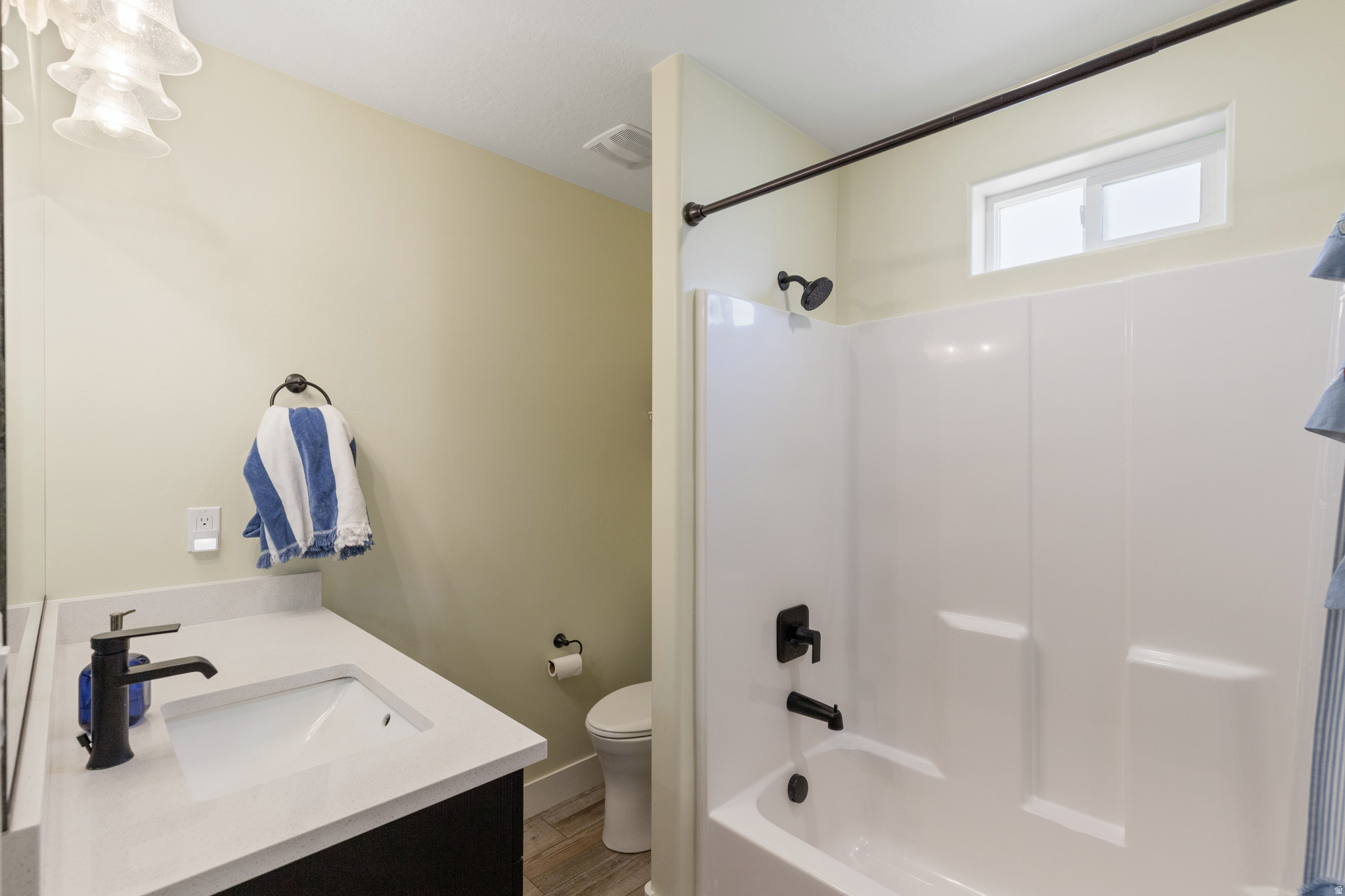 EQUESTRIAN POINTE - Residential